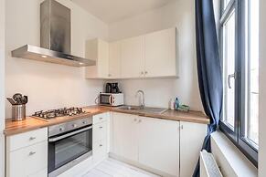 Modern 1BR Stay for 7 in Antwerp