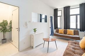 Modern 1BR Stay for 7 in Antwerp