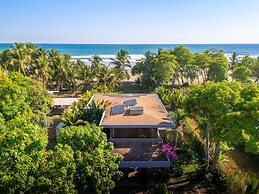 Villa Assinie Beachfront Home With Direct Ocean Access