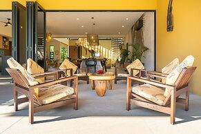 Villa Assinie Beachfront Home With Direct Ocean Access