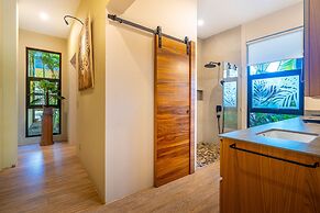 Villa Assinie Beachfront Home With Direct Ocean Access