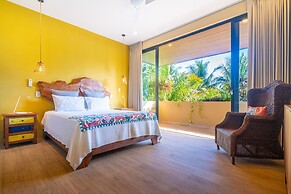 Villa Assinie Beachfront Home With Direct Ocean Access