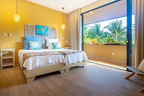 Villa Assinie Beachfront Home With Direct Ocean Access