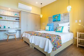 Villa Assinie Beachfront Home With Direct Ocean Access