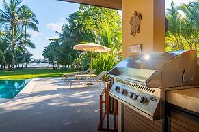 Villa Assinie Beachfront Home With Direct Ocean Access