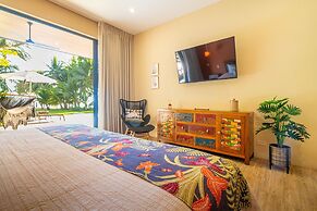 Villa Assinie Beachfront Home With Direct Ocean Access