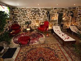 Giorgos Suite - Jacuzzi Hideaway in Lydia Kavala