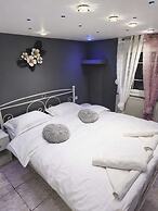 Giorgos Suite - Jacuzzi Hideaway in Lydia Kavala