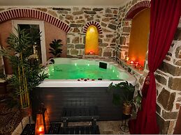 Giorgos Suite - Jacuzzi Hideaway in Lydia Kavala