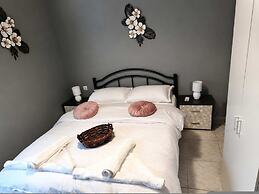 Giorgos Suite - Jacuzzi Hideaway in Lydia Kavala