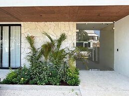 Lalola DownTown Boutique Apartments