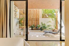 Lalola DownTown Boutique Apartments