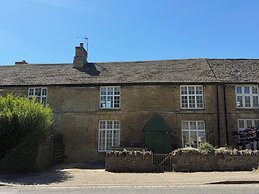 Charming 2 BD Cottage in Chipping Norton
