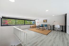 Elegant Pool Access Townhouse Near Beach