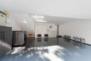 Elegant Pool Access Townhouse Near Beach