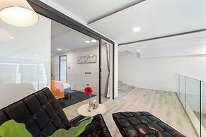 Elegant Pool Access Townhouse Near Beach