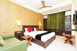Hotel The Puja Residency Varanasi