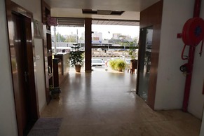 Hotel Regal By Rhytham