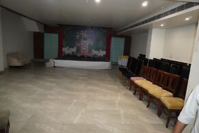 Hotel Regal By Rhytham