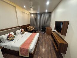 Hotel Regal By Rhytham