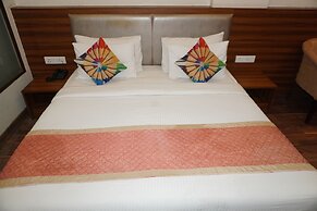 Hotel Regal By Rhytham