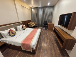 Hotel Regal By Rhytham