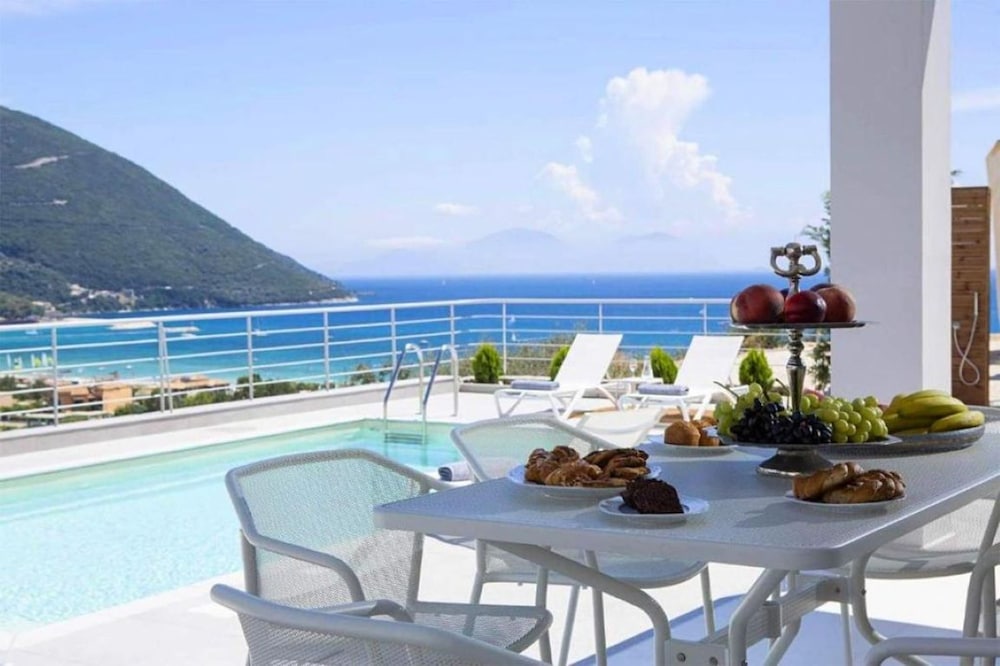 Omicron & White Villas