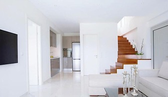 Omicron & White Villas