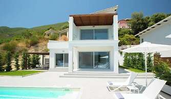 Omicron & White Villas