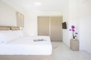 Omicron & White Villas