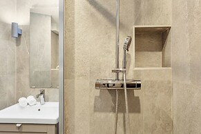 Bright Parisian 1BR by Champs