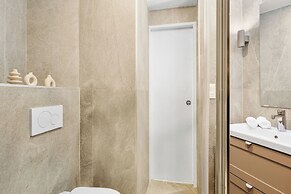 Bright Parisian 1BR by Champs
