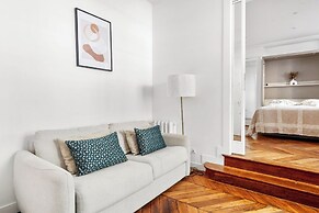 Bright Parisian 1BR by Champs