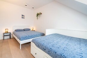 2-bedroom Apartment in Central Location