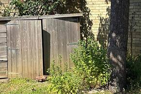 Studio - Parking - Garden - Wifi - Sleeps 2