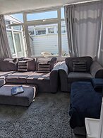 Bungalow Sleeps 4 With Parking