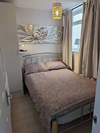 Bungalow Sleeps 4 With Parking