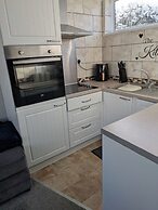 Bungalow Sleeps 4 With Parking