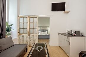 Boavista 130 Studios II by Homing