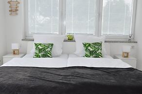 N37-modern eingerichtete Zimmer