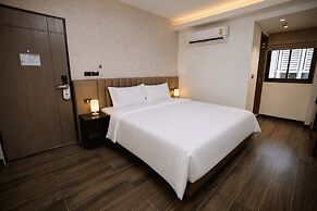 The Wang Yaowarat Hotel