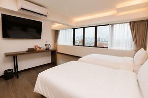 The Wang Yaowarat Hotel
