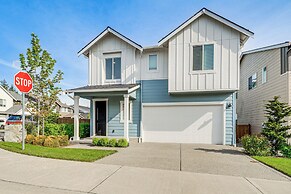 Fenced Yard & Grill! Family Haven in Port Orchard