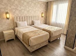 B Coner Hotel Bistro