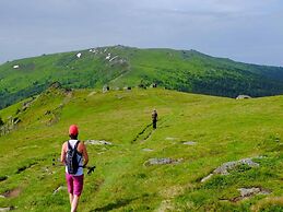 Hikers Paradise With Wellness Area
