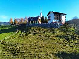Hikers Paradise With Wellness Area