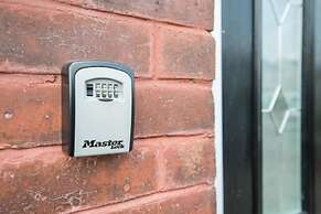 Comfortable 2BR House in Bolton Sleeps 4