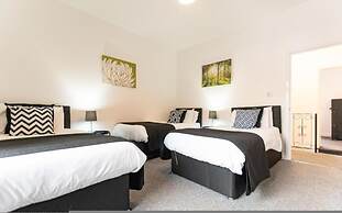 Comfortable 2BR House in Bolton Sleeps 4