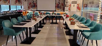 Le-Leisure Hotel