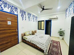 Hotel Radha Ratan Inn